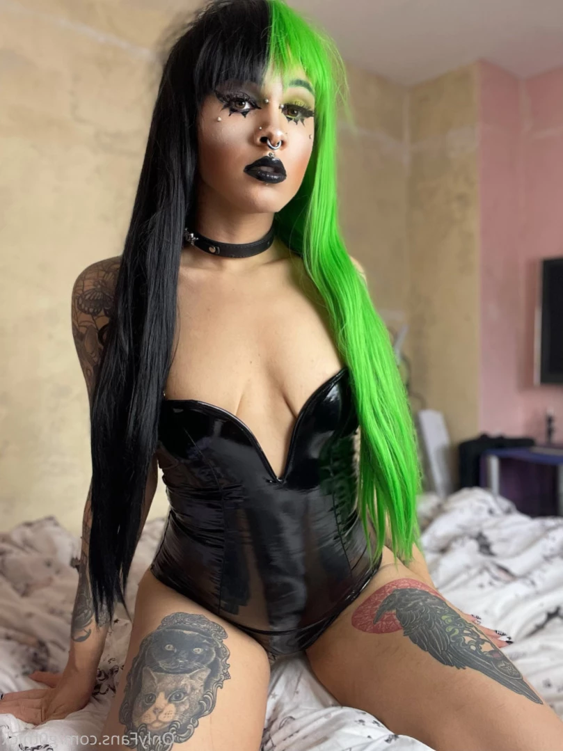 G0thschlampe KINK/FETISH FRIENDLY $3 [ g0thschlampe ] Onlyfans leaked photo 14554209 on Hotleaks.tv