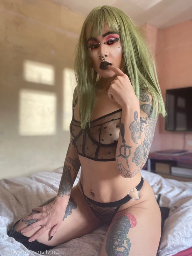 G0thschlampe KINK/FETISH FRIENDLY $3 [ g0thschlampe ] Onlyfans leaked photo 14674152 on Hotleaks.tv