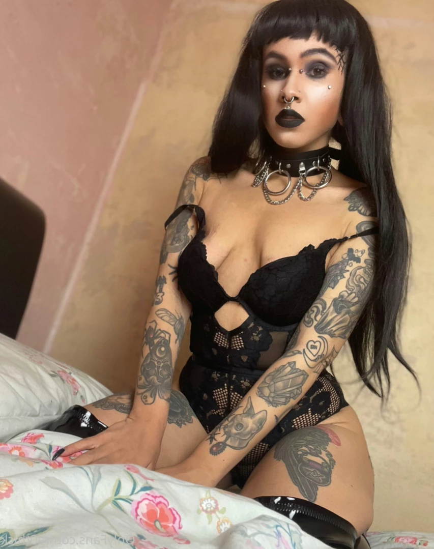 G0thschlampe KINK/FETISH FRIENDLY $3 [ g0thschlampe ] Onlyfans leaked photo 14888802 on Hotleaks.tv