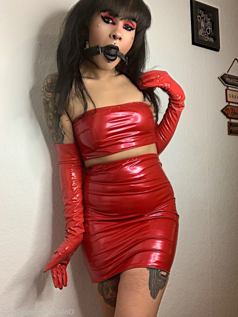 G0thschlampe KINK/FETISH FRIENDLY $3 [ g0thschlampe ] Onlyfans leaked photo 14923390 on Hotleaks.tv