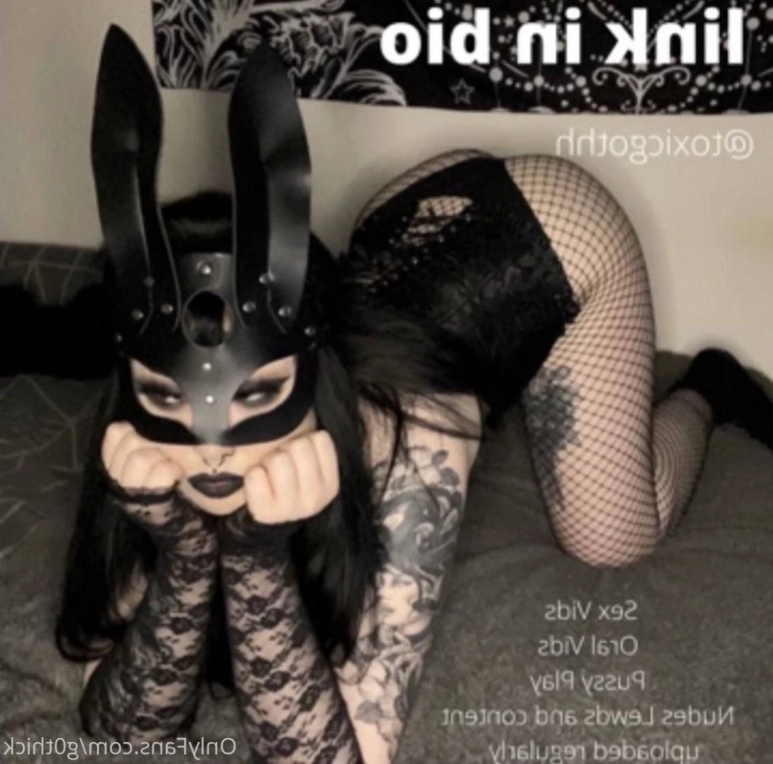 G0thschlampe KINK/FETISH FRIENDLY $3 [ g0thschlampe ] Onlyfans leaked photo 15003739 on Hotleaks.tv