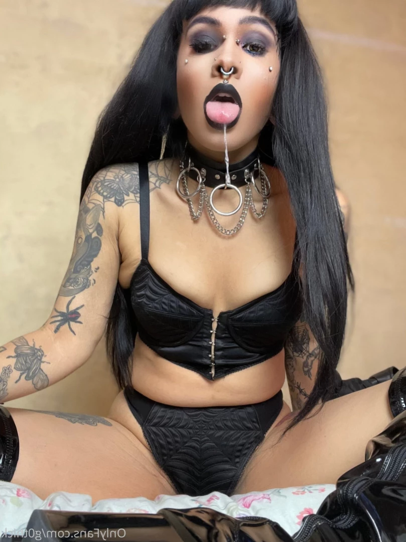 G0thschlampe KINK/FETISH FRIENDLY $3 [ g0thschlampe ] Onlyfans leaked photo 15272704 on Hotleaks.tv