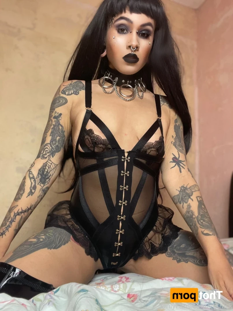 G0thschlampe KINK/FETISH FRIENDLY $3 [ g0thschlampe ] Onlyfans leaked photo 15674592 on Hotleaks.tv