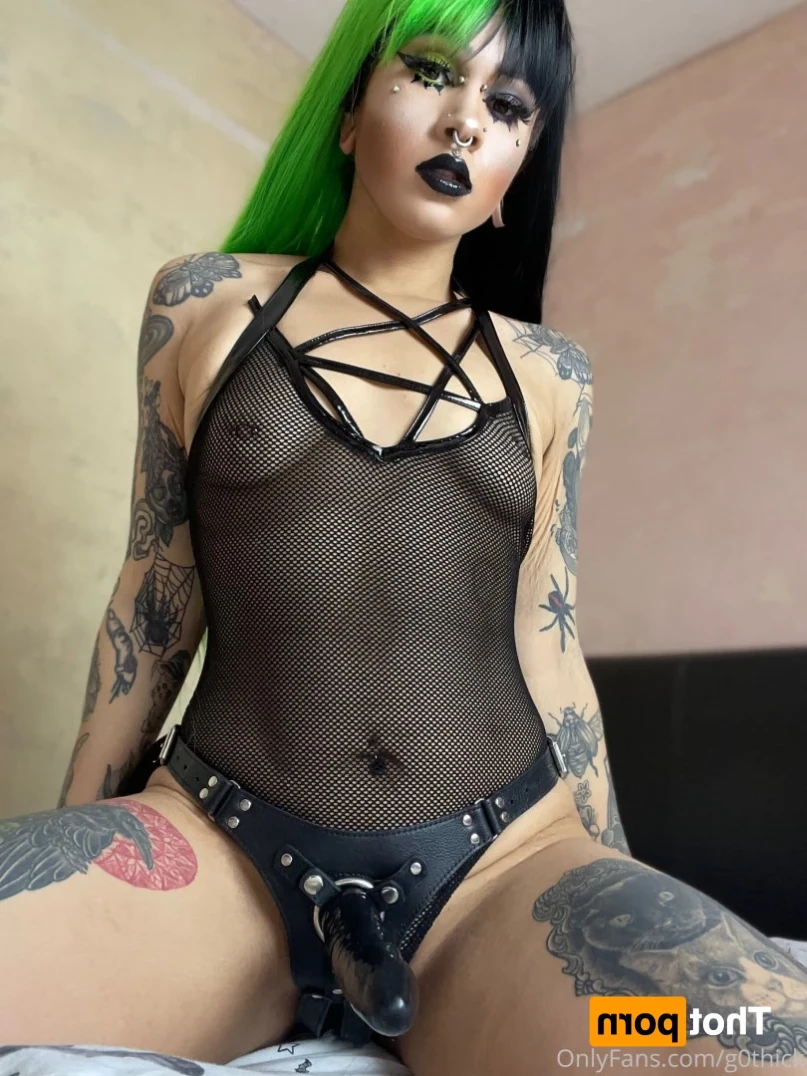 G0thschlampe KINK/FETISH FRIENDLY $3 [ g0thschlampe ] Onlyfans leaked photo 16216228 on Hotleaks.tv