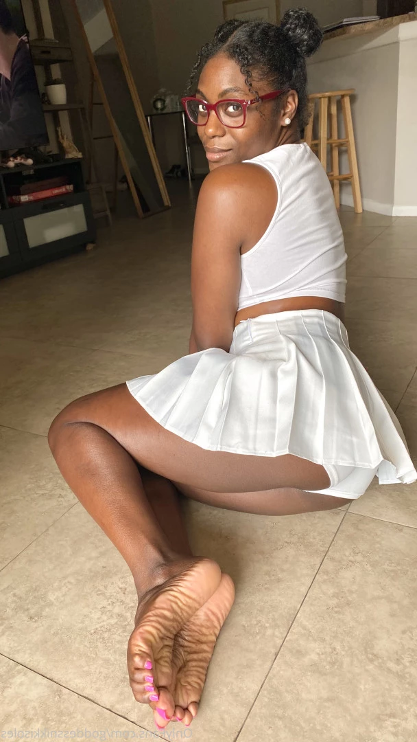 Goddess Nikki [ goddessnikkisoles ] Onlyfans leaked photo 7881983 on Hotleaks.tv