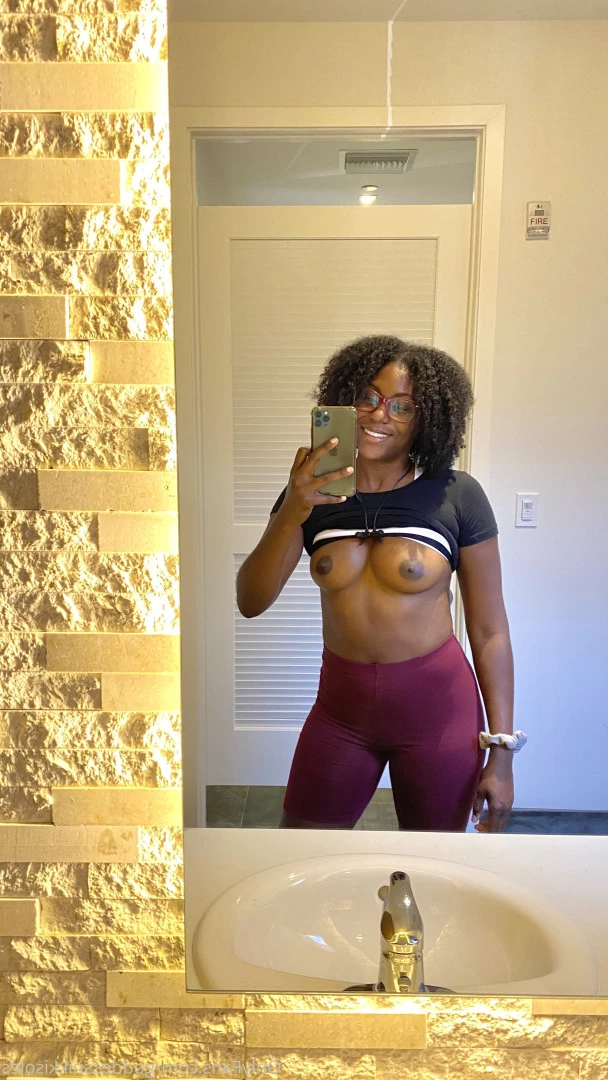 Goddess Nikki [ goddessnikkisoles ] Onlyfans leaked photo 7882599 on Hotleaks.tv