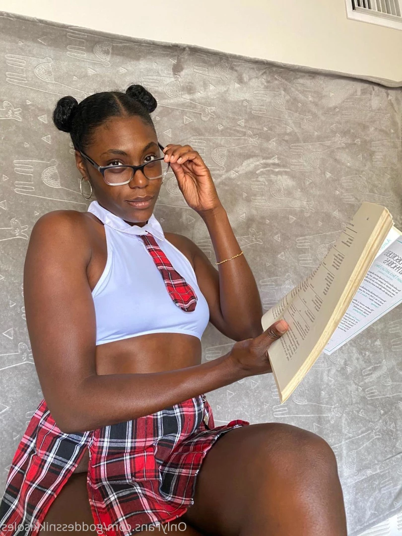 Goddess Nikki [ goddessnikkisoles ] Onlyfans leaked photo 7902194 on Hotleaks.tv