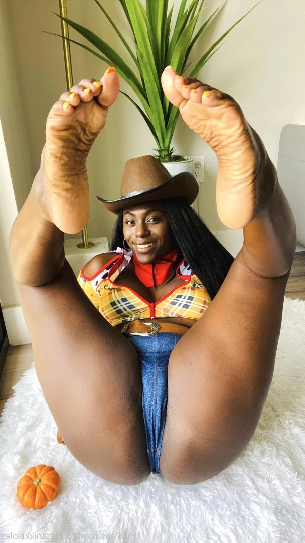 Goddess Nikki [ goddessnikkisoles ] Onlyfans leaked photo 7909649 on Hotleaks.tv