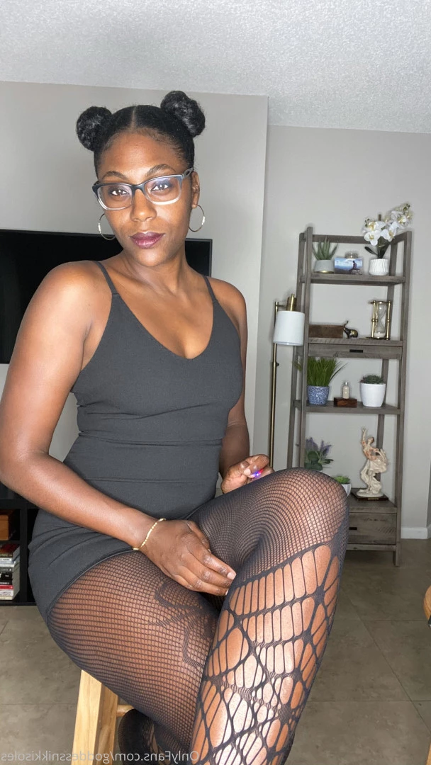 Goddess Nikki [ goddessnikkisoles ] Onlyfans leaked photo 7911424 on Hotleaks.tv