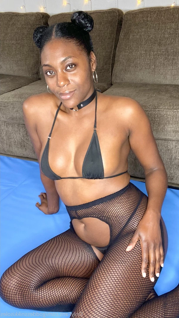 Goddess Nikki [ goddessnikkisoles ] Onlyfans leaked photo 7916566 on Hotleaks.tv
