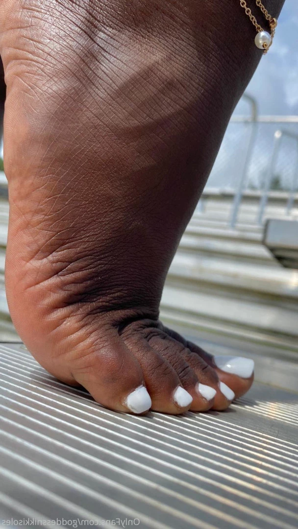 Goddess Nikki [ goddessnikkisoles ] Onlyfans leaked photo 7918551 on Hotleaks.tv