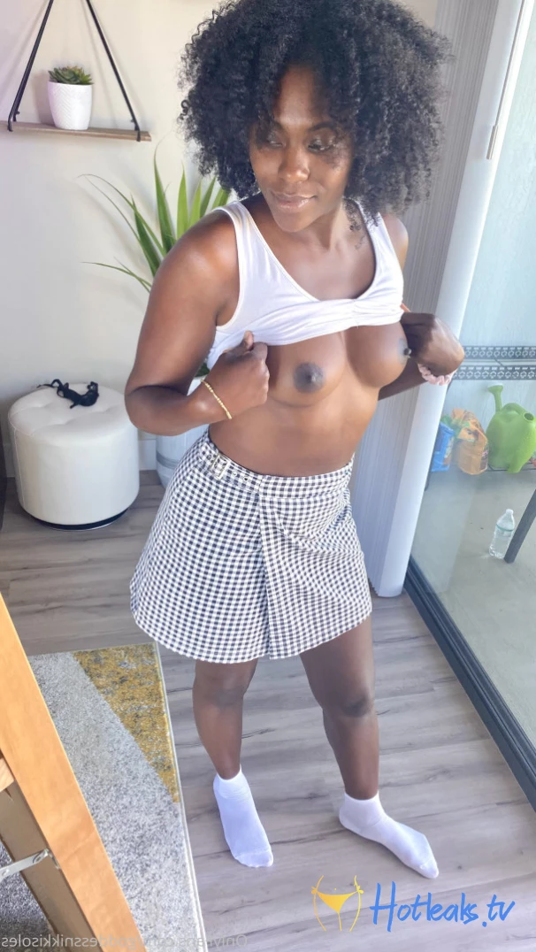 Goddess Nikki [ goddessnikkisoles ] Onlyfans leaked photo 7933142 on Hotleaks.tv