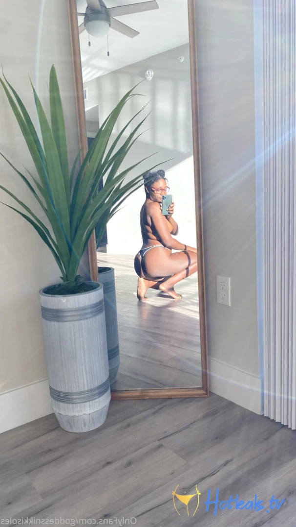 Goddess Nikki [ goddessnikkisoles ] Onlyfans leaked photo 7937928 on Hotleaks.tv