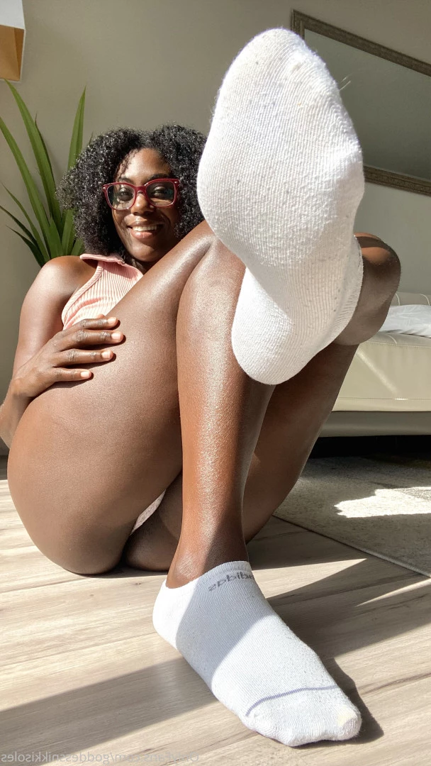 Goddess Nikki [ goddessnikkisoles ] Onlyfans leaked photo 7938519 on Hotleaks.tv