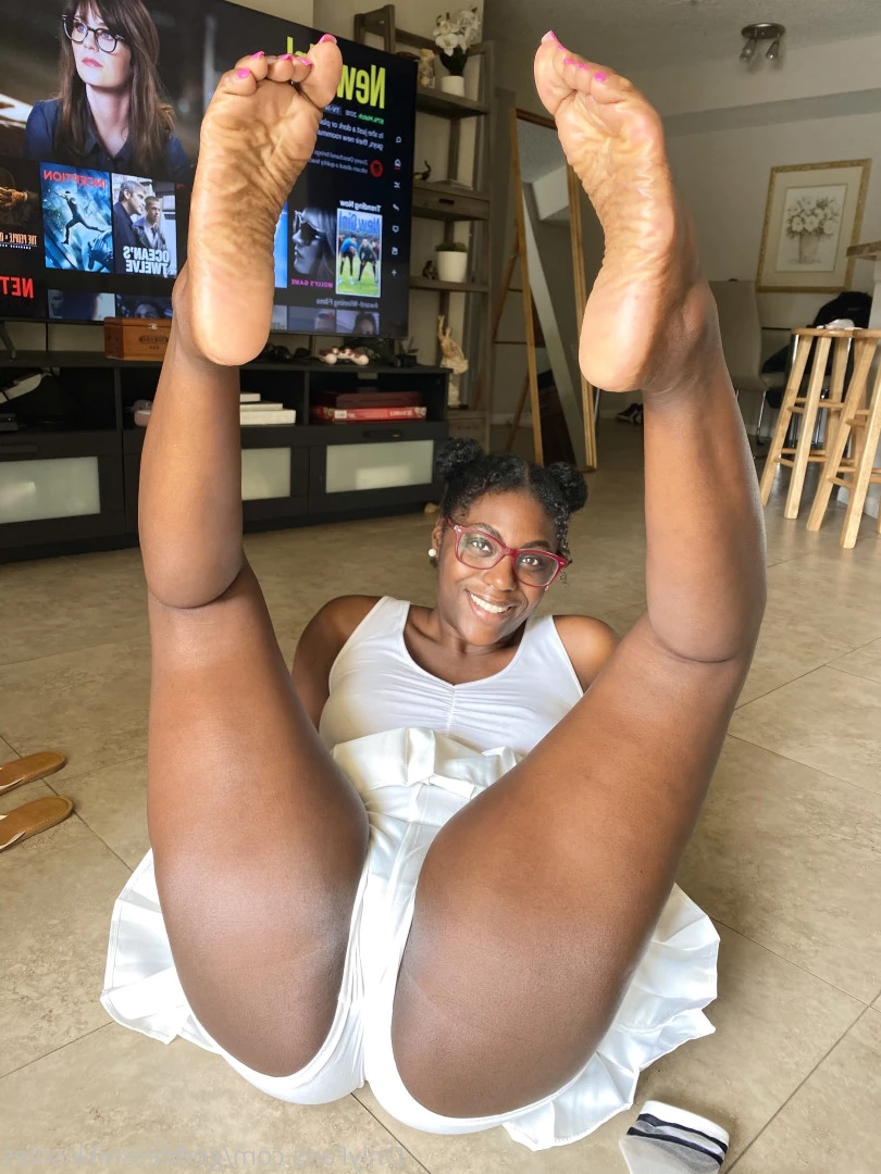 Goddess Nikki [ goddessnikkisoles ] Onlyfans leaked photo 7943304 on Hotleaks.tv