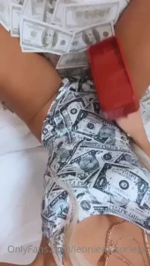 1621684