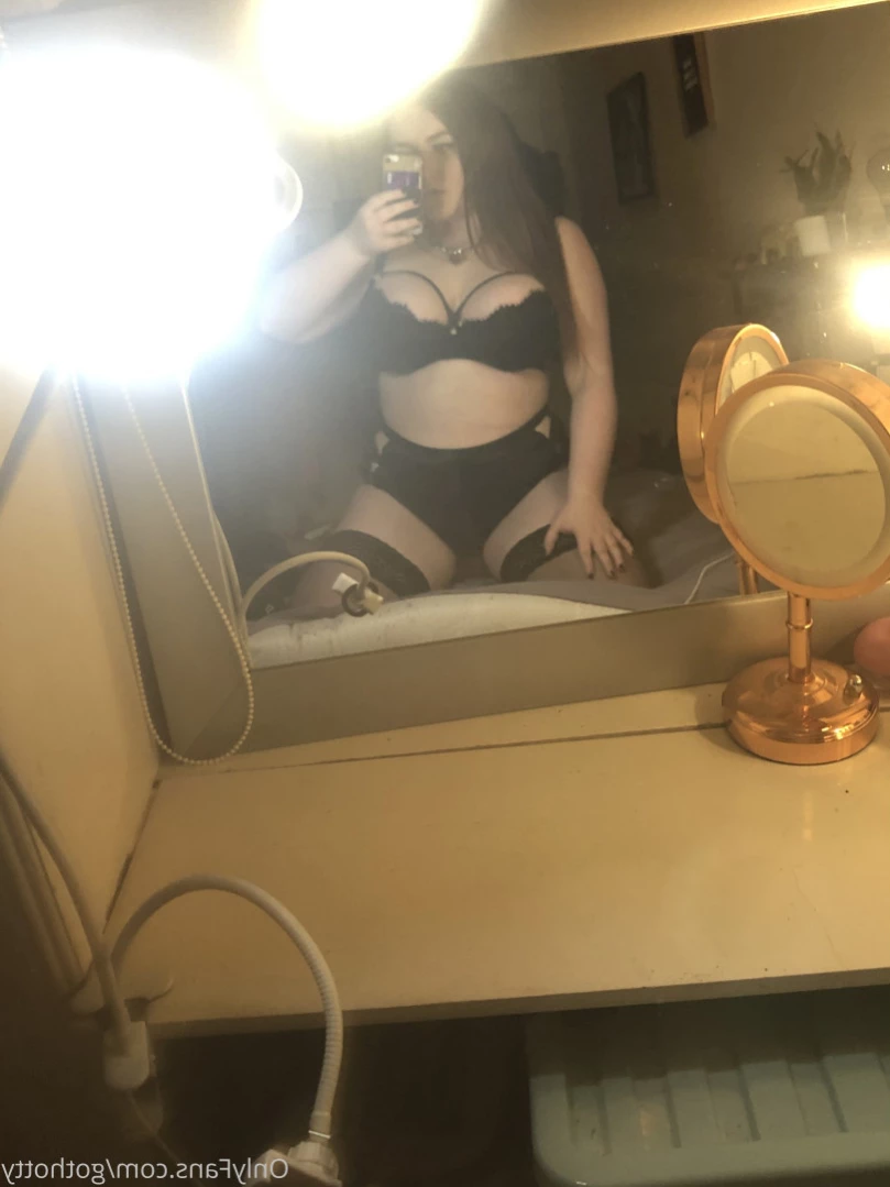 Charli 👼🏻 [ gothredhead ] Onlyfans leaked photo 14595045 on Hotleaks.tv