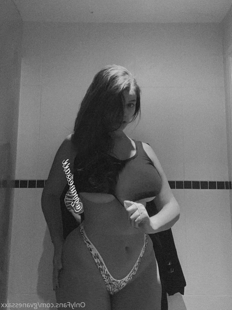 V [ gvanessaxx ] Onlyfans leaked photo 15444639 on Hotleaks.tv