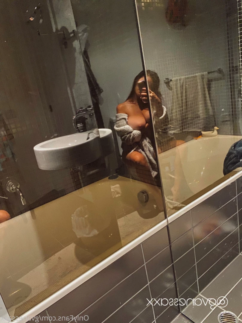 V [ gvanessaxx ] Onlyfans leaked photo 16219718 on Hotleaks.tv