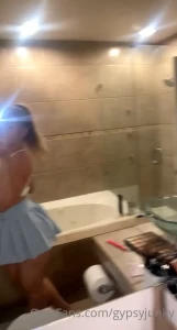 8228490