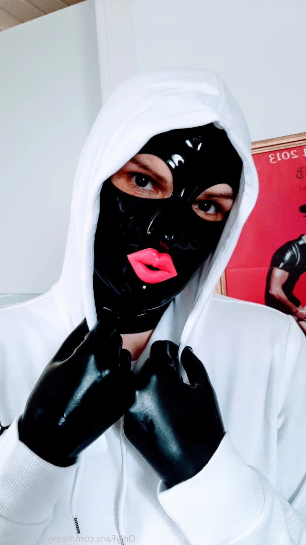 heavyrubberette Onlyfans leaked photo 9802037 on Hotleaks.tv