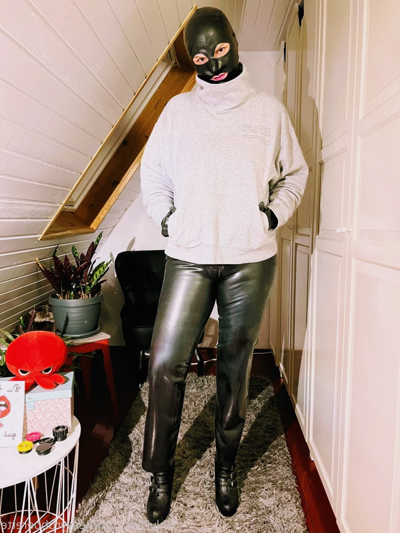 heavyrubberette Onlyfans leaked photo 9802426 on Hotleaks.tv