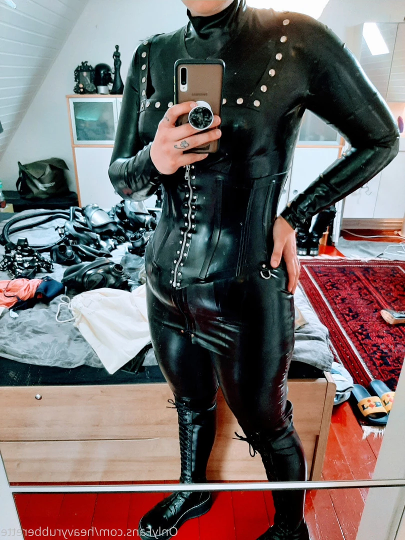 heavyrubberette Onlyfans leaked photo 9811175 on Hotleaks.tv