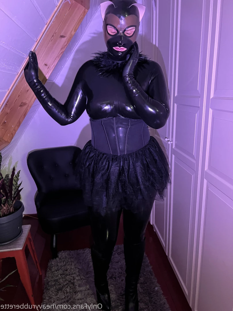 heavyrubberette Onlyfans leaked photo 9817767 on Hotleaks.tv