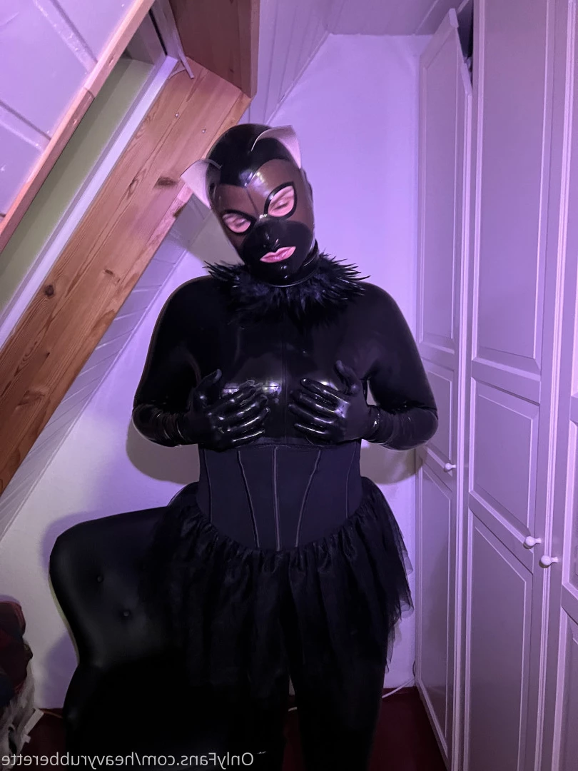 heavyrubberette Onlyfans leaked photo 9823218 on Hotleaks.tv