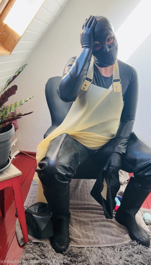 heavyrubberette Onlyfans leaked photo 9824838 on Hotleaks.tv