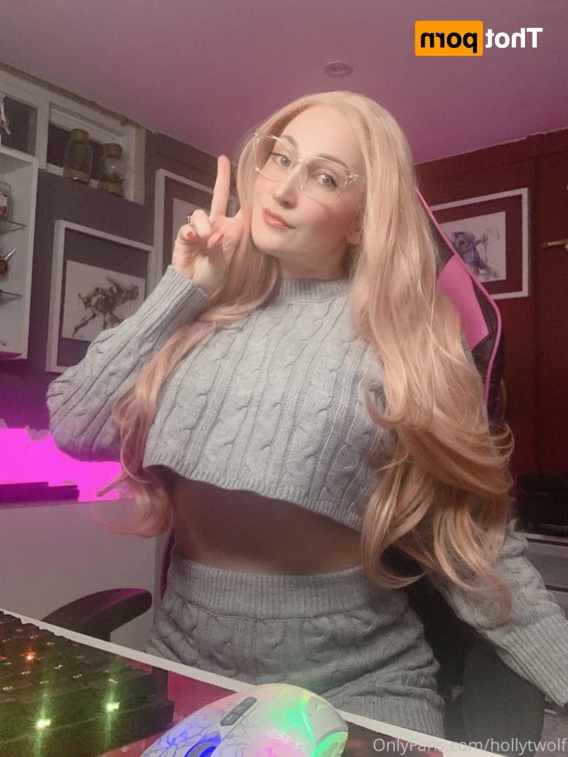 Holly Wolf [ hollytwolf ] Onlyfans leaked photo 12299855 on Hotleaks.tv