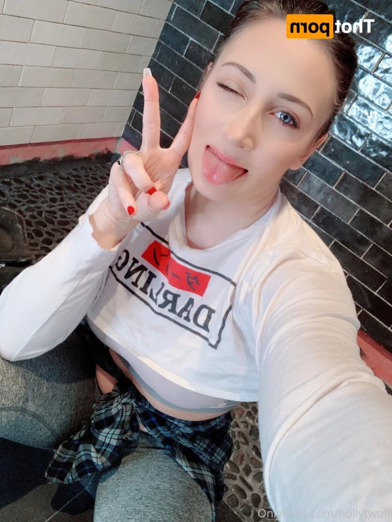 Holly Wolf [ hollytwolf ] Onlyfans leaked photo 12577522 on Hotleaks.tv