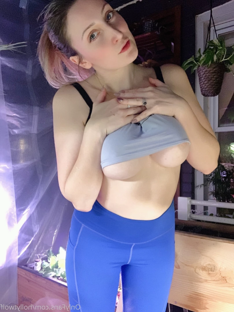 Holly Wolf [ hollytwolf ] Onlyfans leaked photo 14817515 on Hotleaks.tv