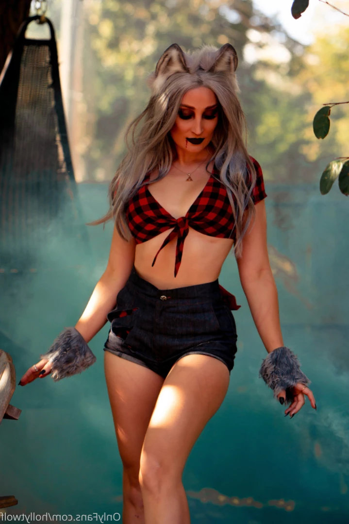Holly Wolf [ hollytwolf ] Onlyfans leaked photo 15091084 on Hotleaks.tv