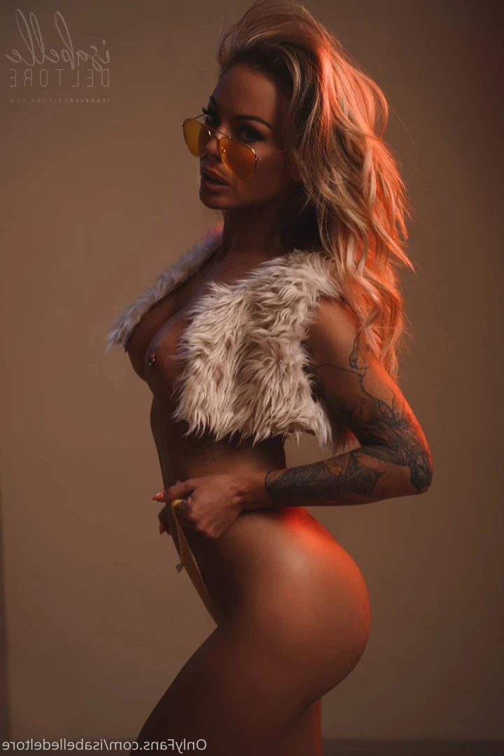 Isabelle Deltore - NO LOCKED MESSAGES [ isabelledeltore ] Onlyfans leaked photo 9192157 on Hotleaks.tv
