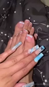 18611723