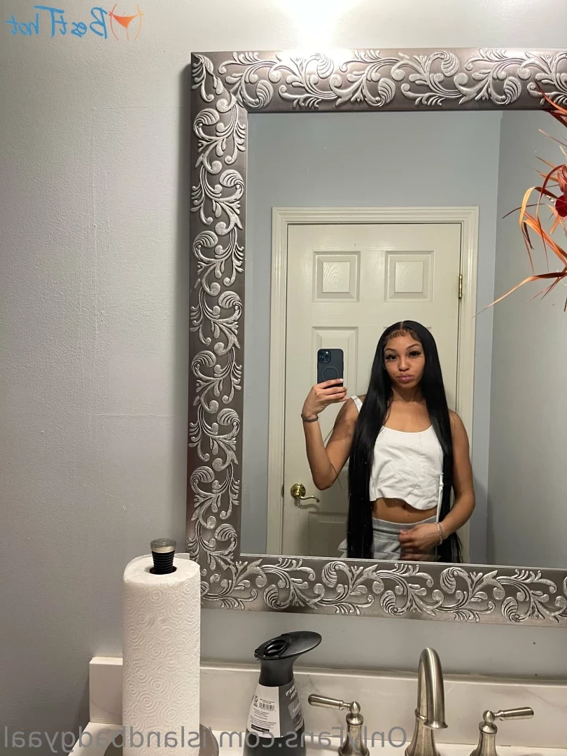 islandbadgyaal Onlyfans leaked photo 18611959 on Hotleaks.tv