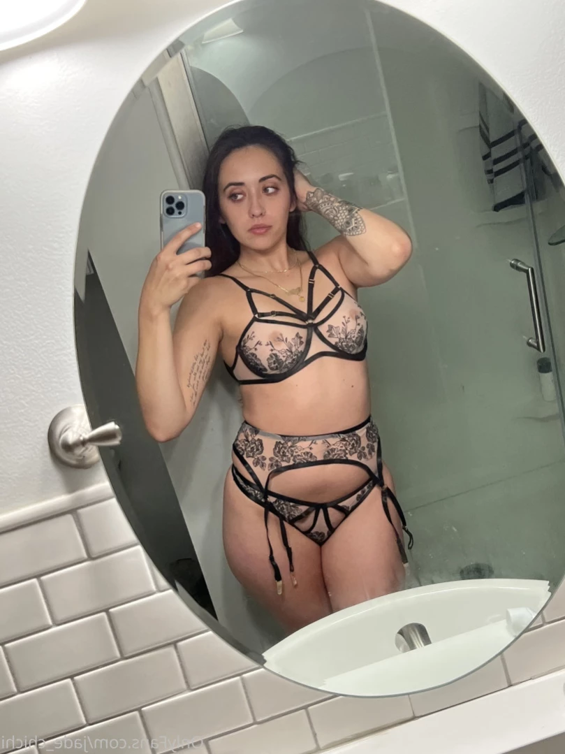 chichi_jade [ jade_chichi ] Onlyfans leaked photo 11076173 on Hotleaks.tv