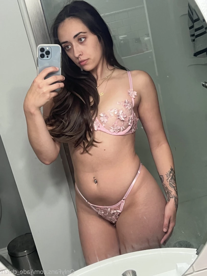 chichi_jade [ jade_chichi ] Onlyfans leaked photo 15430905 on Hotleaks.tv