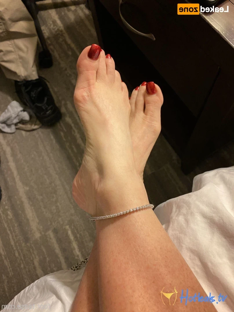 Janet Mason - Foot Fetish Page [ janetmasonfeet ] Onlyfans leaked photo 14632805 on Hotleaks.tv