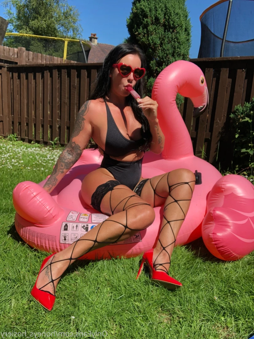 Jennifer [ jennnnniferthomson ] Onlyfans leaked photo 13569365 on Hotleaks.tv