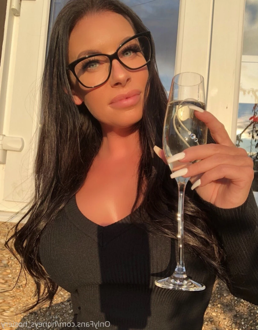 Jennifer [ jennnnniferthomson ] Onlyfans leaked photo 15124084 on Hotleaks.tv