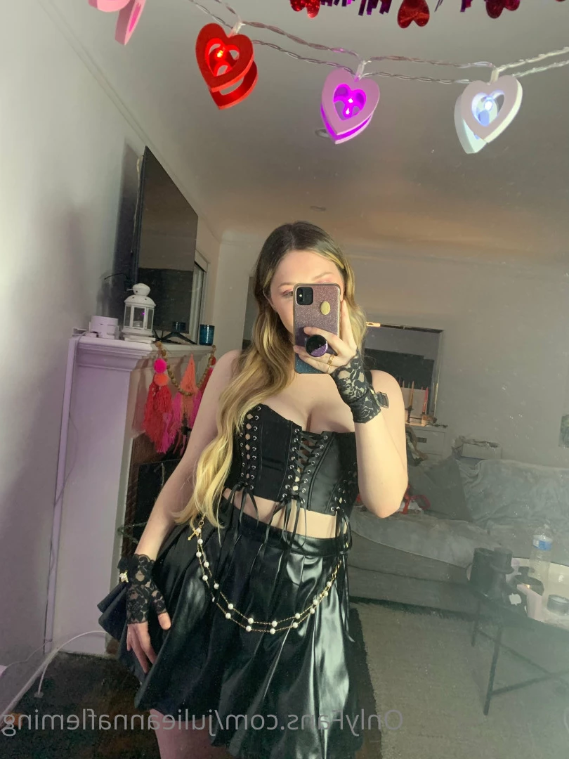 Julie Anna 🦄 [ julieannafleming ] Onlyfans leaked photo 7878504 on Hotleaks.tv