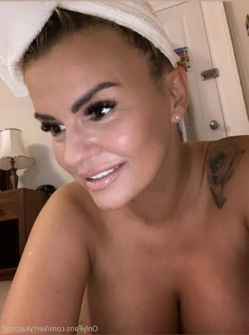 Kerry Katona [ kerrykatona7 ] Onlyfans leaked photo 10932773 on Hotleaks.tv