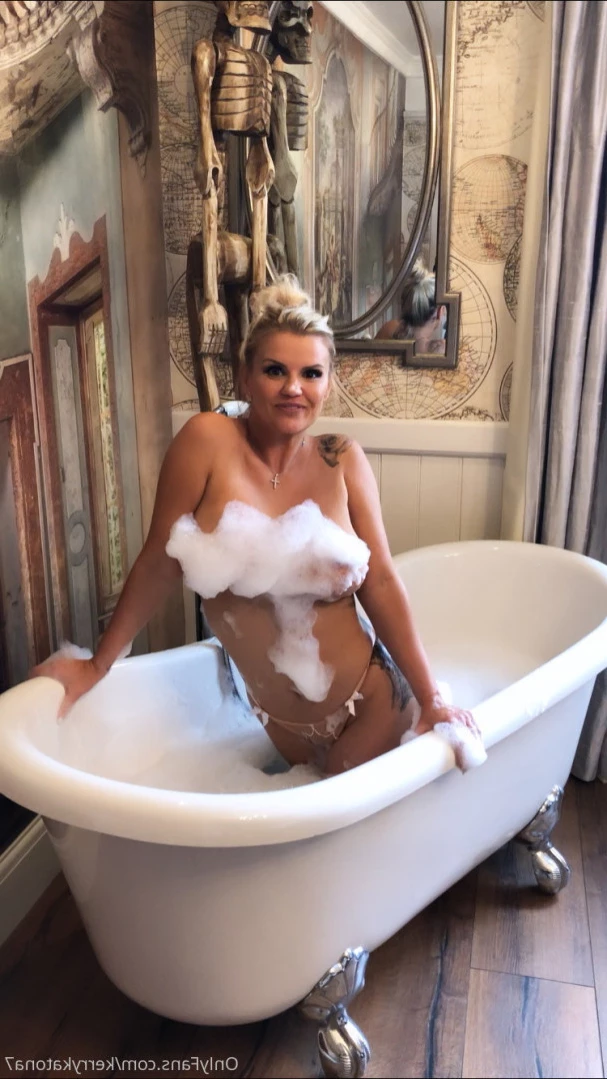 Kerry Katona [ kerrykatona7 ] Onlyfans leaked photo 12945939 on Hotleaks.tv