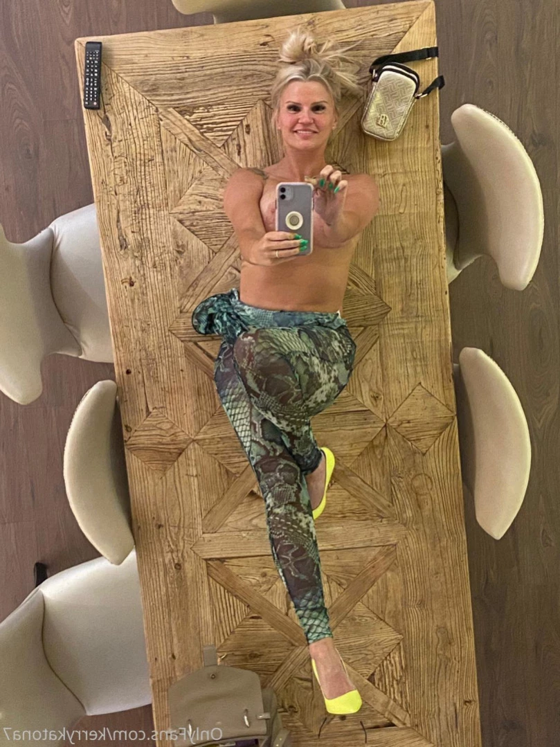Kerry Katona [ kerrykatona7 ] Onlyfans leaked photo 12946082 on Hotleaks.tv