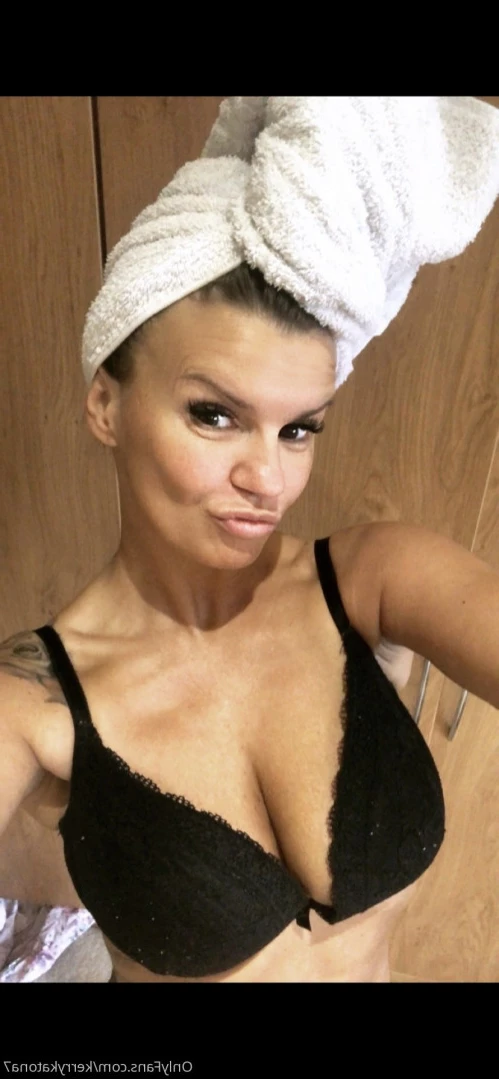 Kerry Katona [ kerrykatona7 ] Onlyfans leaked photo 12947928 on Hotleaks.tv