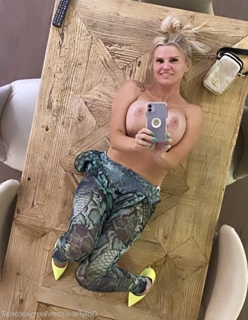 Kerry Katona [ kerrykatona7 ] Onlyfans leaked photo 12948435 on Hotleaks.tv