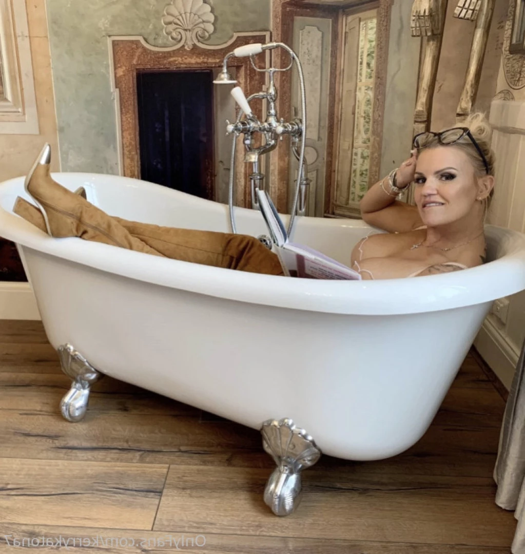 Kerry Katona [ kerrykatona7 ] Onlyfans leaked photo 12949308 on Hotleaks.tv