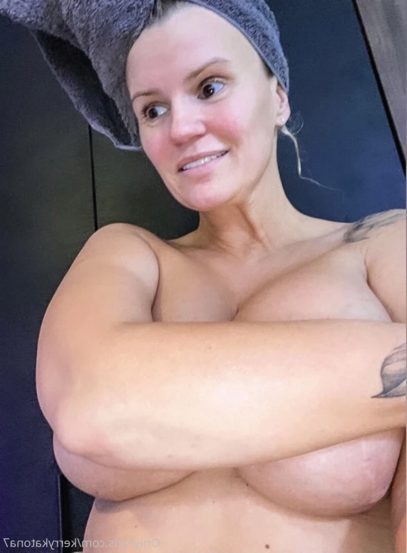 Kerry Katona [ kerrykatona7 ] Onlyfans leaked photo 14633704 on Hotleaks.tv